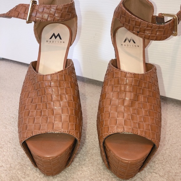 Open Toe Ankle Strap Platform Heel - Picture 2 of 2